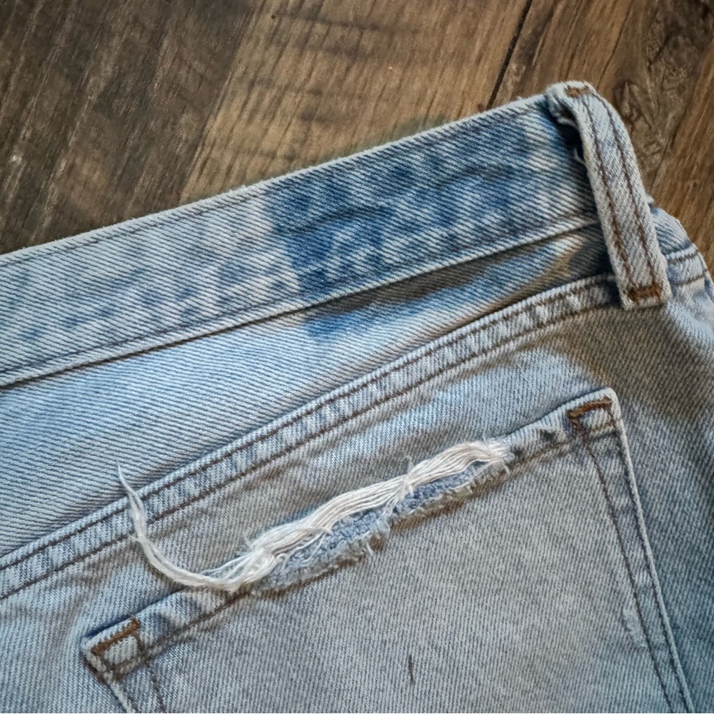 Abercrombie & Fitch Light Blue Low Rise Distressed Jean Shorts - Picture 3 of 3